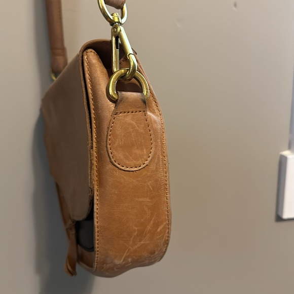 Saddle Crossbody in Oiled Caramel and Black - Picture 6 of 6